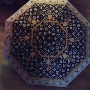 LV Umbrella